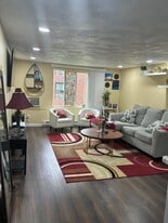 200 Woodlawn Ave, Unit 217 in North Providence, RI - Building Photo