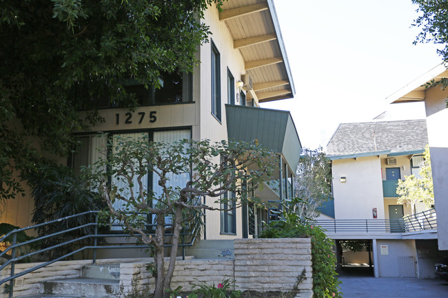 Sunset Lanai Apartments in West Hollywood, CA - Building Photo - Building Photo