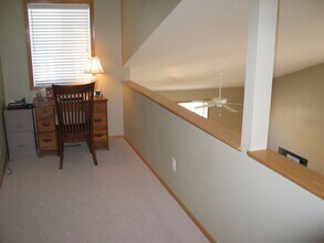 17644 Hackberry Ct in Eden Prairie, MN - Foto de edificio - Building Photo