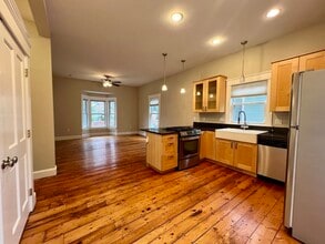 44 Ivaloo St in Somerville, MA - Building Photo - Building Photo