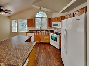 6123 Van Gogh Cir in Salt Lake City, UT - Building Photo - Building Photo