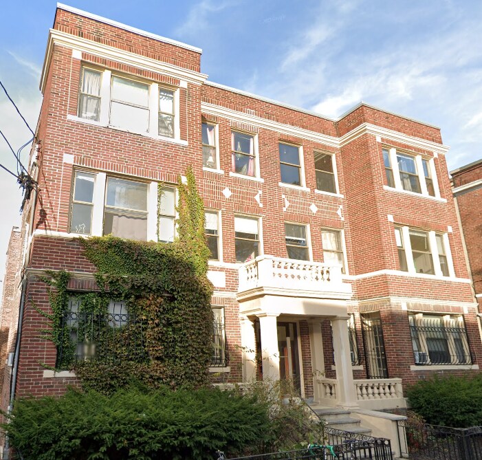 240 Kelton St, Unit 3 in Boston, MA - Building Photo