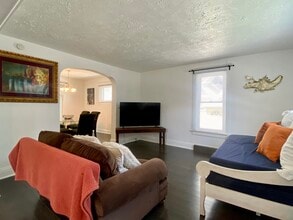 120 Lathrop St in Lansing, MI - Foto de edificio - Building Photo