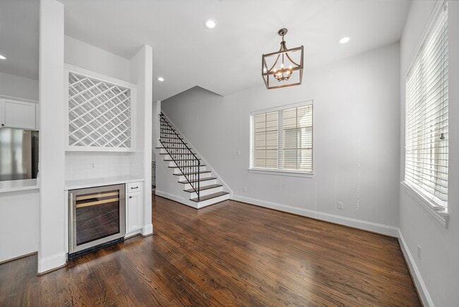 property at 2924 Leeland St