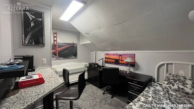 50 Nelson St W in Brampton, ON - Building Photo - Building Photo