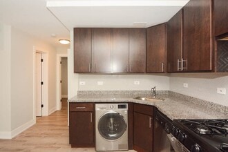 3539 N Broadway in Chicago, IL - Building Photo - Building Photo