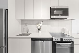 Ostral Appartements in Longueuil, QC - Building Photo - Building Photo