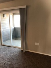 1332 Edgewater Cir-Unit -102 in Nampa, ID - Foto de edificio - Building Photo