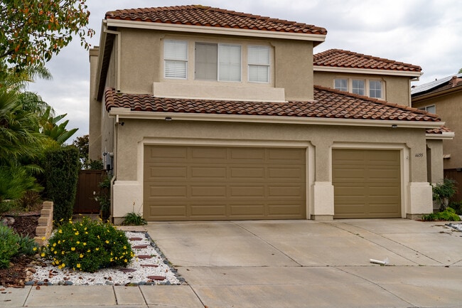 6655 Hollycrest Ct in San Diego, CA - Building Photo - Building Photo
