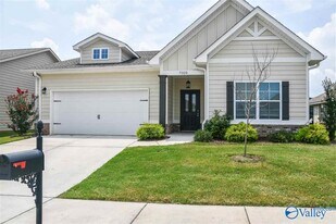 7020 Camrose Ln NW in Huntsville, AL - Building Photo