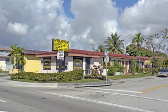 4401 W Flagler St in Miami, FL - Foto de edificio - Building Photo