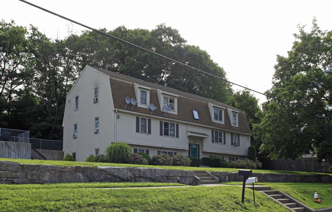 2398-2410 Providence Rd in Northbridge, MA - Building Photo