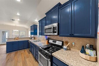 1514 Greenbrier Dr in Van Alstyne, TX - Building Photo - Building Photo