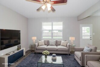 400 Captain Grumbles Dr in Jarrell, TX - Building Photo - Building Photo