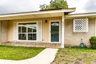 6331 Peace Pipe Dr in San Antonio, TX - Building Photo - Building Photo