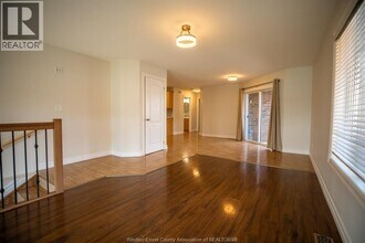 98a Lansdowne Ave in Kingsville, ON - Building Photo - Building Photo