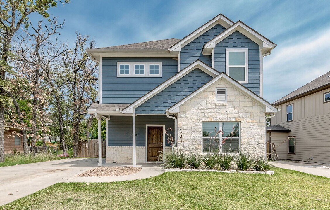 4207 Aspen St in Bryan, TX - Building Photo