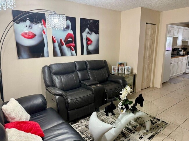 150 Avocado Ave in West Palm Beach, FL - Building Photo - Building Photo