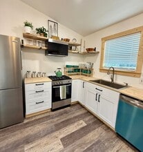 35618 Kenai Spur Hwy in Soldotna, AK - Building Photo - Building Photo