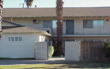 1595 Valaria Dr in Highland, CA - Building Photo - Building Photo