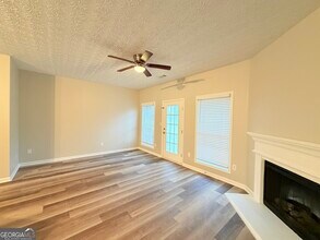 20 Pine Canyon Dr SW in Atlanta, GA - Building Photo - Building Photo