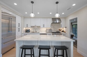 26435 Silver Spur Rd in Rolling Hills Estates, CA - Building Photo - Building Photo