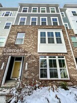 12112 Calgary Lp in Chester, VA - Building Photo