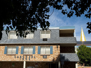 Carousel Apartments in Denver, CO - Building Photo - Building Photo