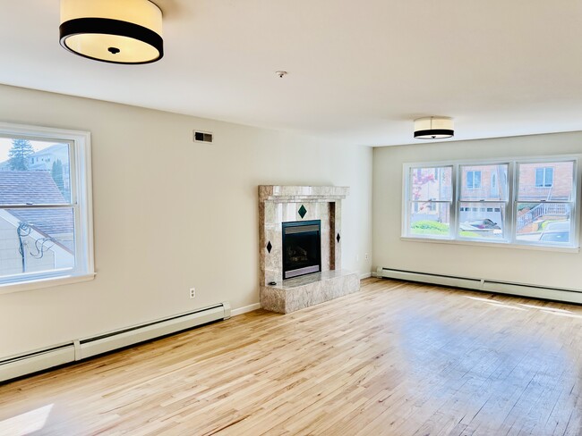 166 Woodside Ave, Unit 1