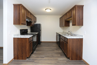 Plymouth Commons in Plymouth, MN - Building Photo - Interior Photo