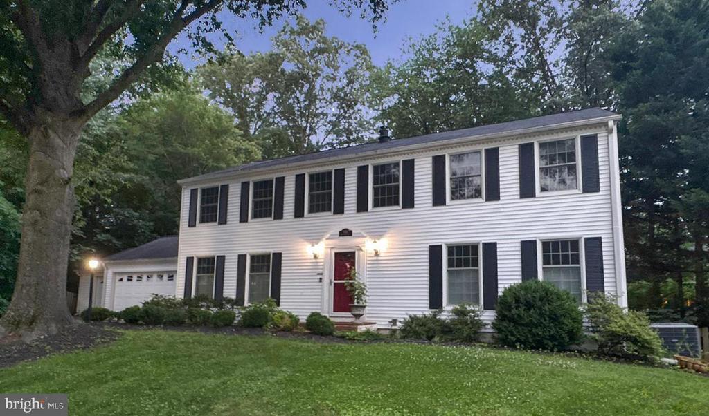 2653 Petersborough St in Herndon, VA - Building Photo