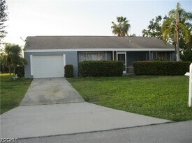 4402 SE 20th Pl in Cape Coral, FL - Building Photo