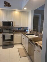 18 Harbour Isle Dr W in Fort Pierce, FL - Building Photo - Building Photo
