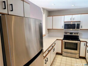 15 Perry Ave in Norwalk, CT - Building Photo - Building Photo