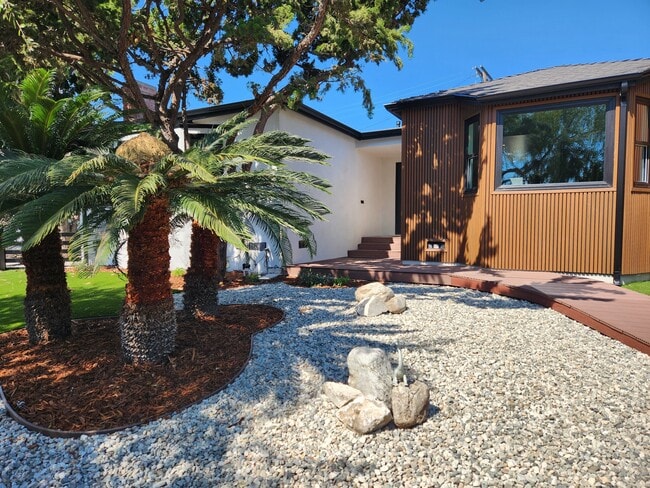 property at 10811 Farragut Dr