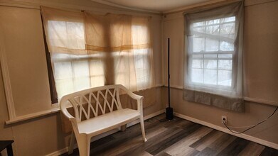 7542 Meadow Ave in Warren, MI - Foto de edificio - Building Photo