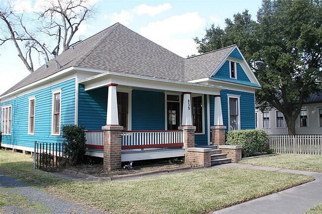 property at 939 Arlington St