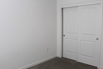 812 Beaconsfield Ct in Bakersfield, CA - Building Photo - Building Photo