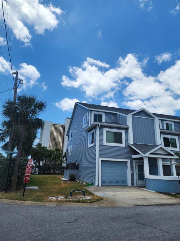 900 Harbour House Dr in Indian Rocks Beach, FL - Building Photo - Building Photo