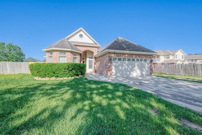 1189 Lovett St in Tomball, TX - Foto de edificio - Building Photo