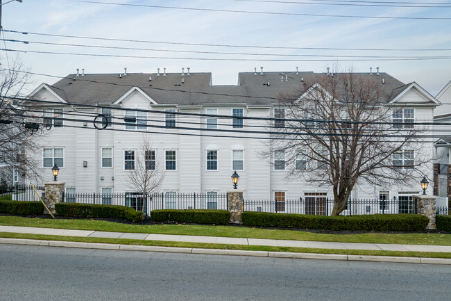 Cambridge Crossing in Clifton, NJ - Building Photo - Building Photo