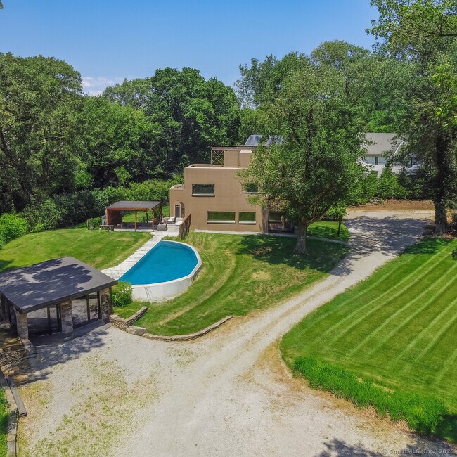 property at 118 Roseville Rd