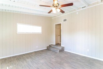 1410 College St in Arlington, TX - Building Photo - Building Photo