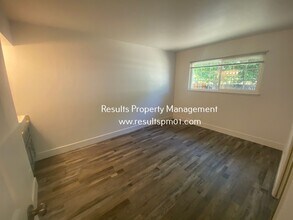 7865 Mariposa Ave in Citrus Heights, CA - Foto de edificio - Building Photo
