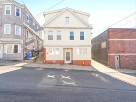 552-554 Union Avenue in Providence, RI - Building Photo