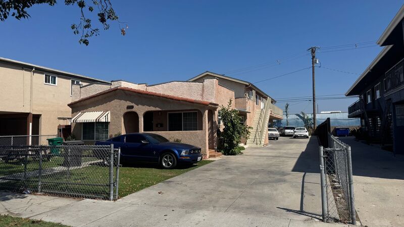 257 E Plymouth St in Long Beach, CA - Building Photo
