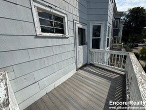 23 Tufts St in Cambridge, MA - Foto de edificio - Building Photo