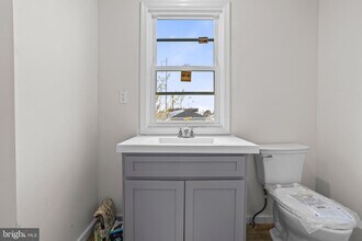 819 11th Ave in Prospect Park, PA - Building Photo - Building Photo