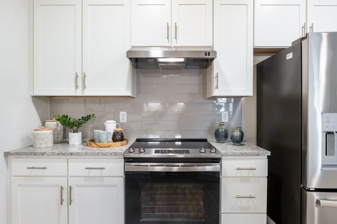 The Alloro at University Groves in Sarasota, FL - Building Photo
