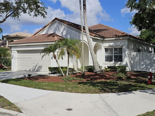 712 Juniper Ln in Weston, FL - Building Photo - Building Photo